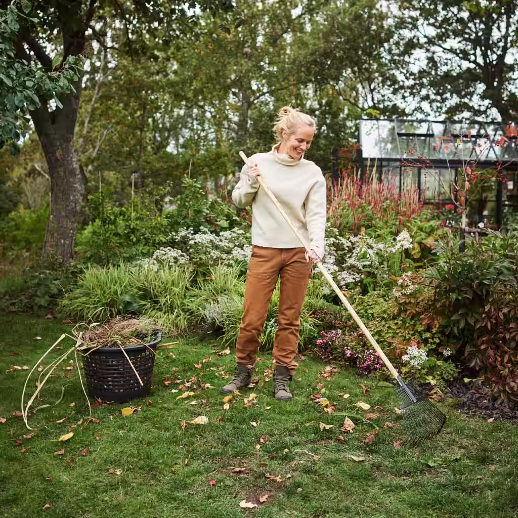 Ta vare på hagen i høst – gode tilbud på redskaper og utstyr