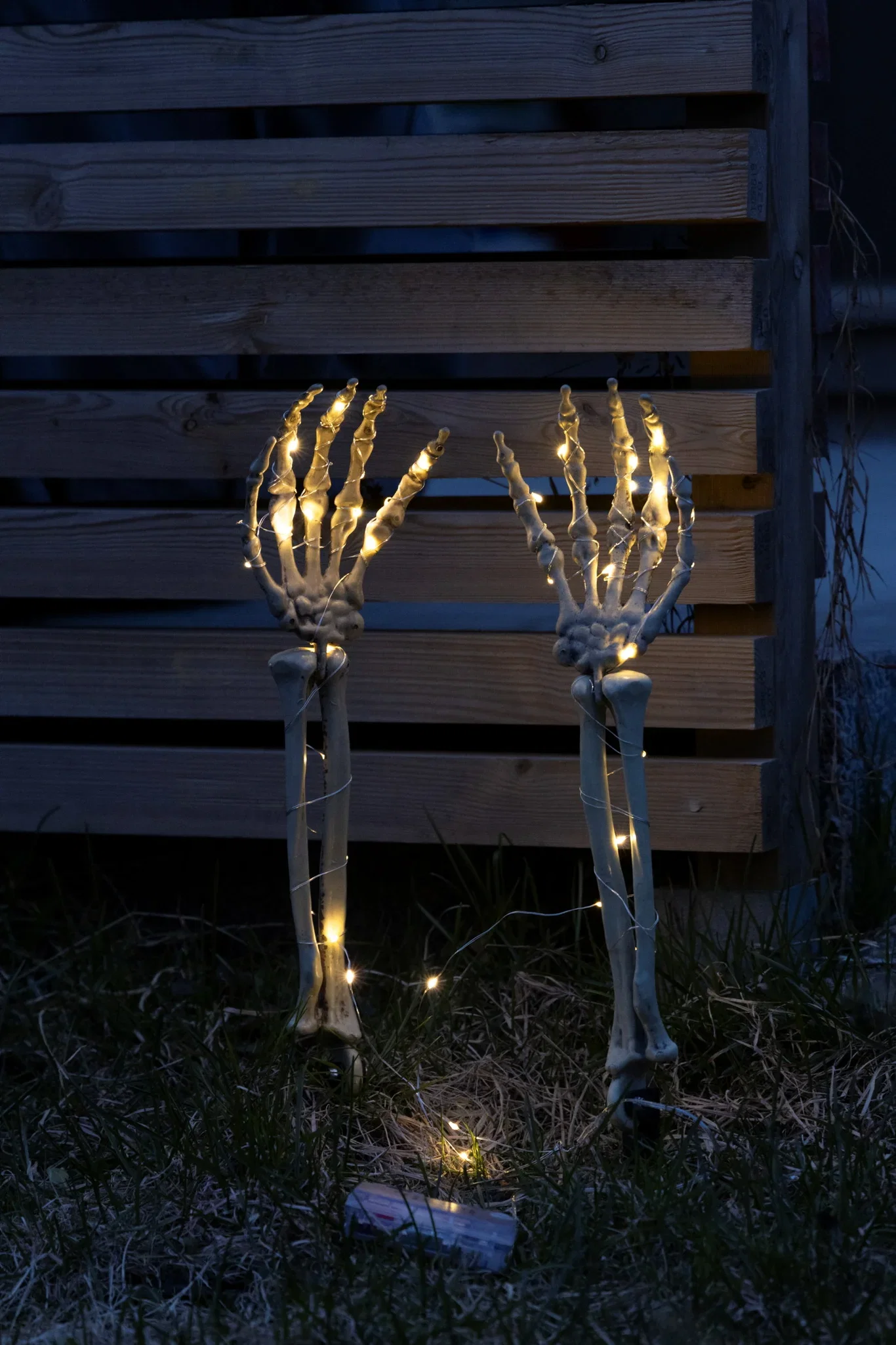 Halloweenpynt Skjeletthender med LED-lys