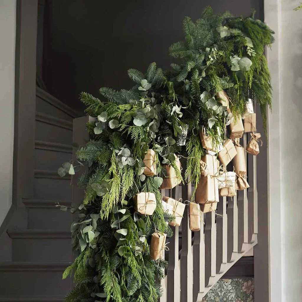 Christmas decorations with plants