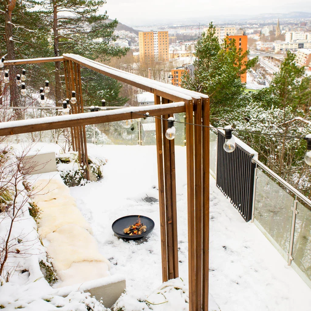 Hagebesøk: Fakler, rimfrost og lune kroker hos Hanne i Oslo