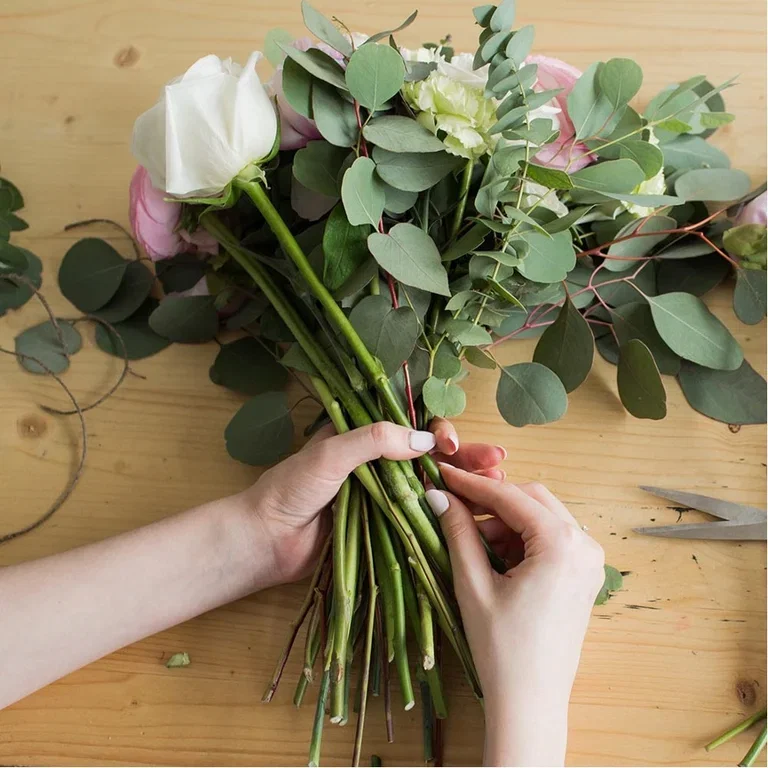 Bind din egen blomsterbukett – lær deg spiralteknikken 