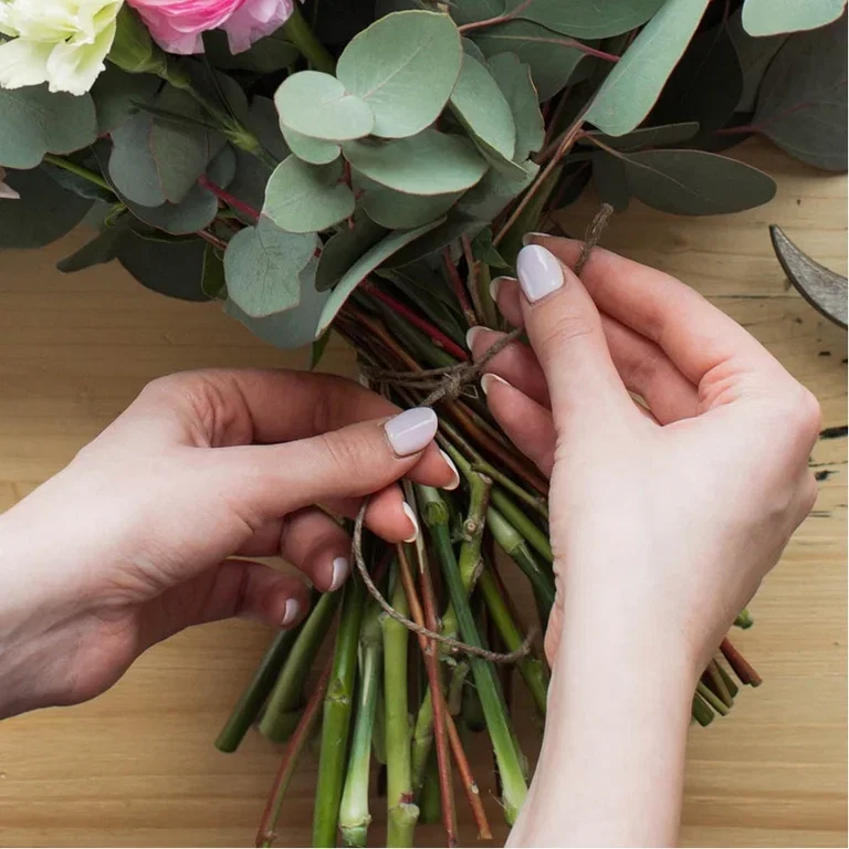 Bind din egen blomsterbukett – lær deg spiralteknikken 