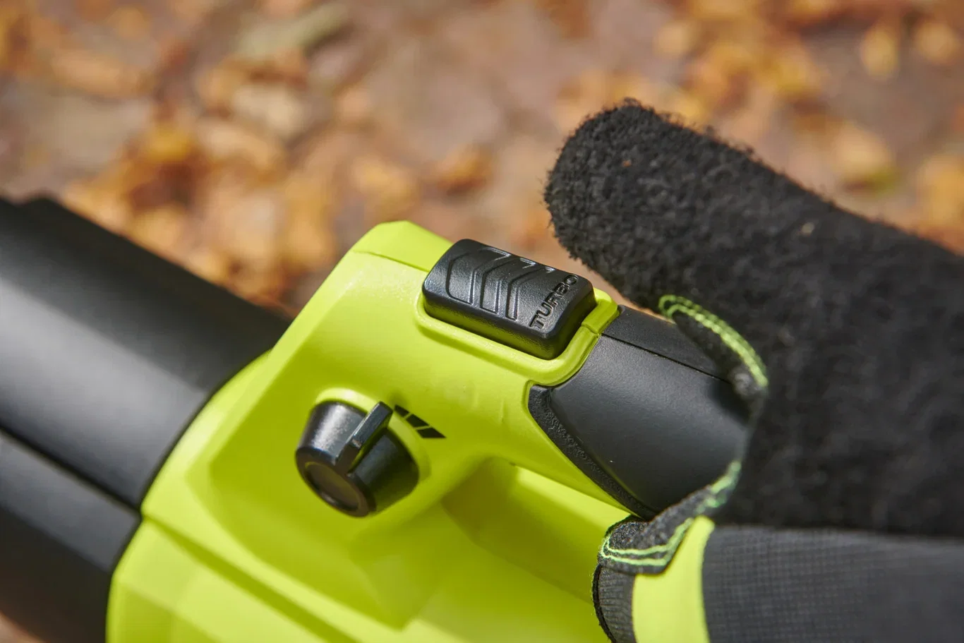 Løvblåser RY18BLXD