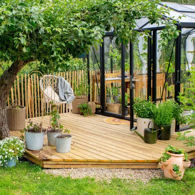 Hagebesøk: Jordnær og spiselig hage hos Tanja