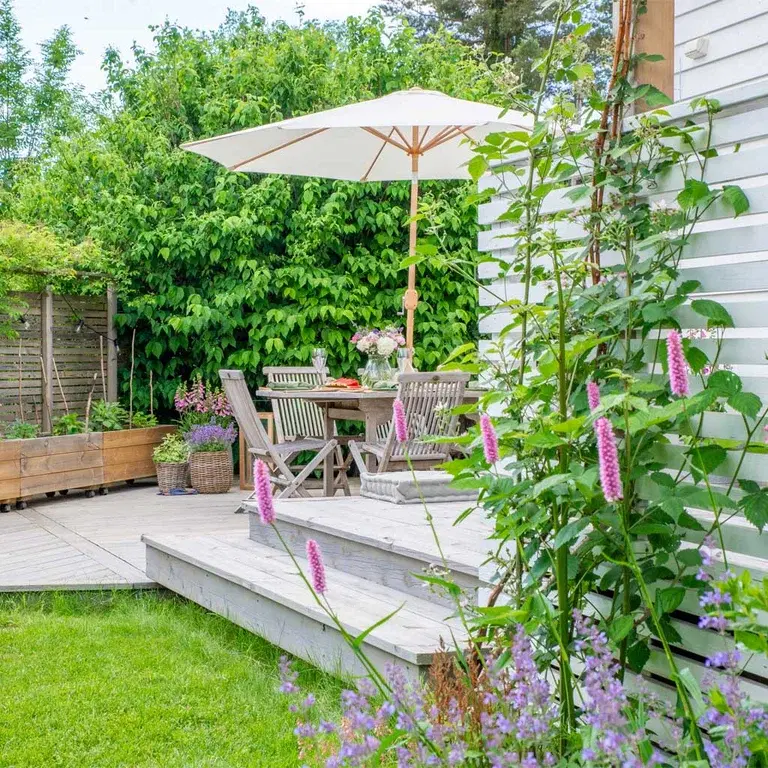 Hagebesøk: Klassisk og tidløs hage hos Therese